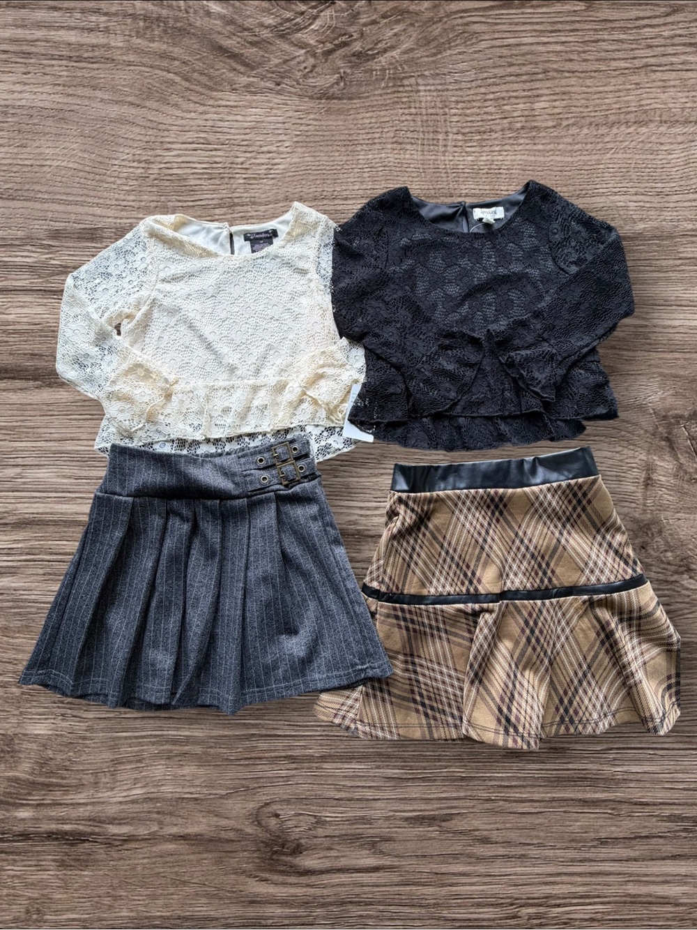 Girls Lot of 2 Matching Sets Size Medium